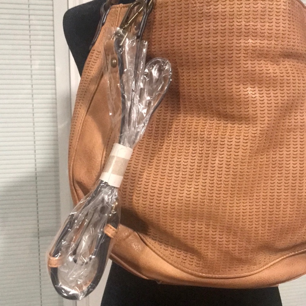 Moda Luxe Hobo CrossbodyHand Bag - Picture 8 of 15